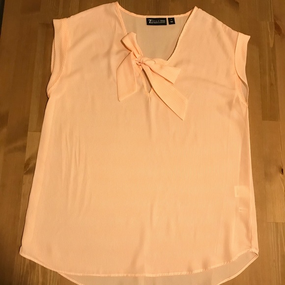 Light Bow Tunic Top - Picture 1 of 3